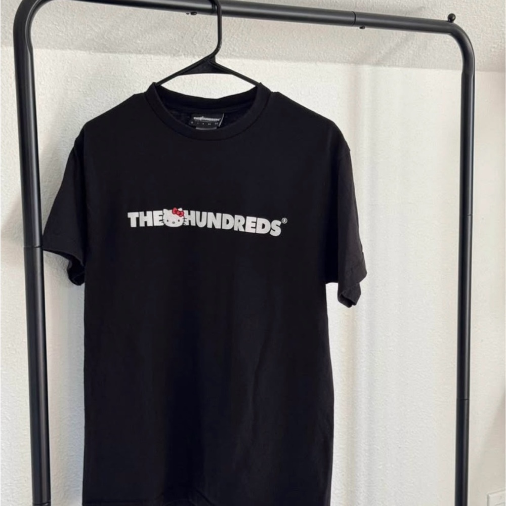 THE HUNDREDS x HELLO KITTY T-SHIRT